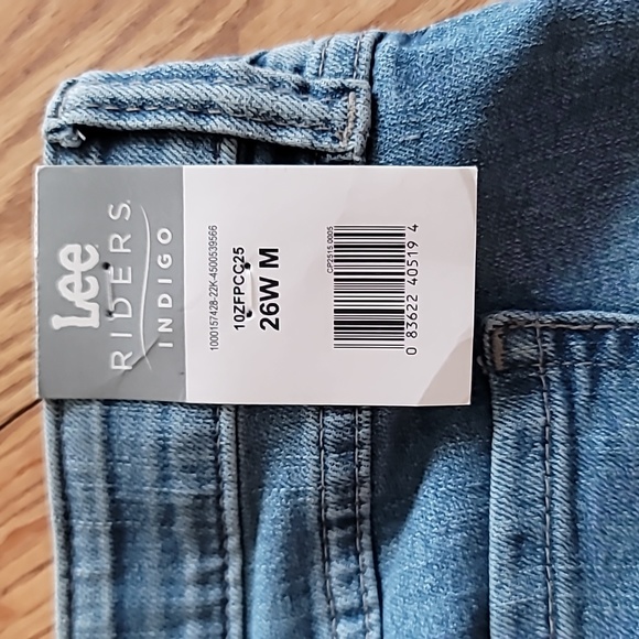 Women's Jean shorts - Picture 8 of 8